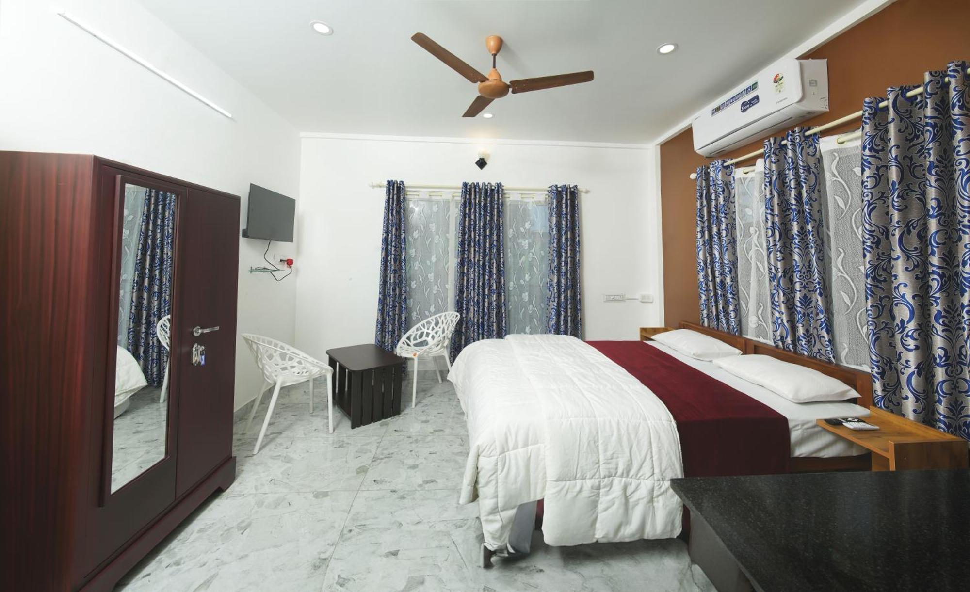 M M Residency Hotel Kochi Exterior foto