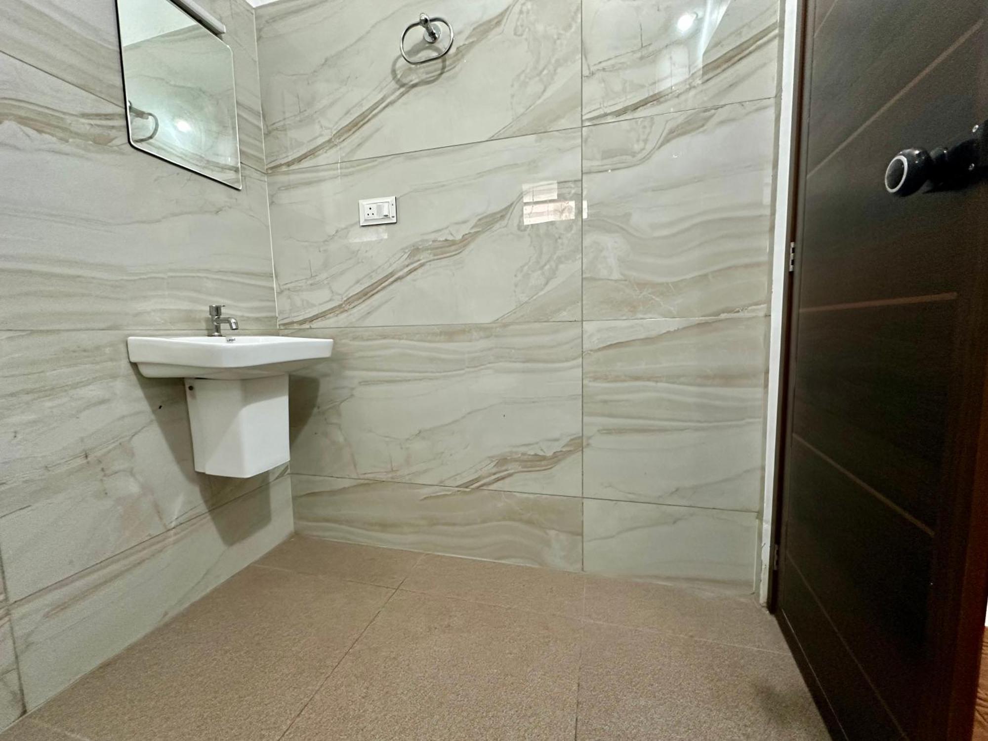 M M Residency Hotel Kochi Exterior foto