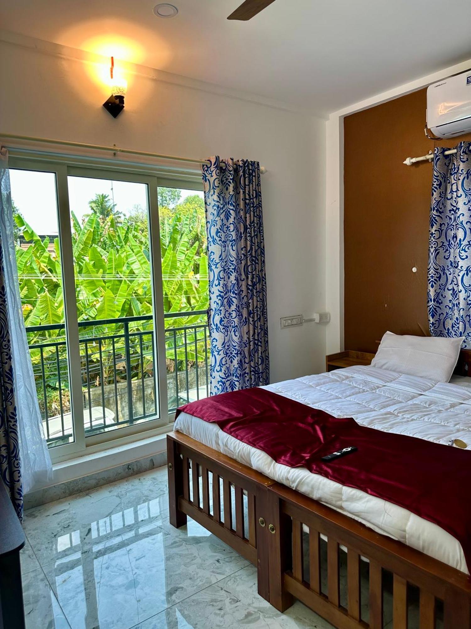M M Residency Hotel Kochi Exterior foto