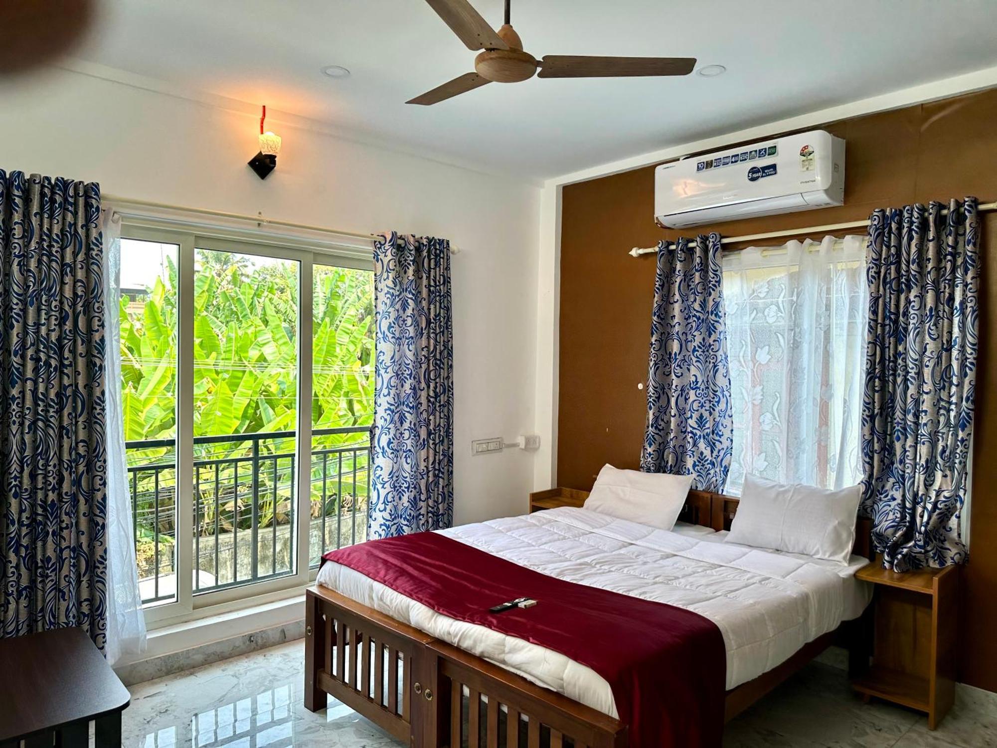 M M Residency Hotel Kochi Exterior foto