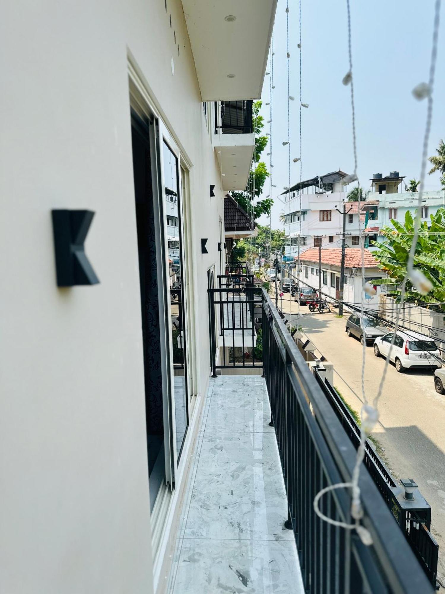 M M Residency Hotel Kochi Exterior foto